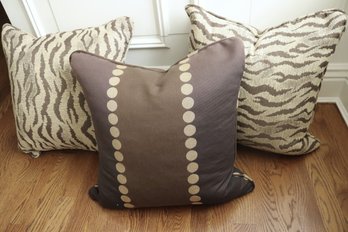 Quality Custom Designed Feather Filled Zipper Pillows With Contemporary Design 18 Inch