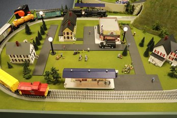 Lionel Train Set Includes Buildings As Figured Including Engine 8602, , New York Central System
