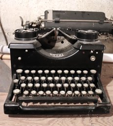 Antique Royal Typewriter