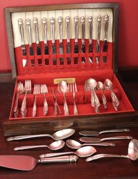 Holmes & Edwards Flatware Set Service For 12 Plus Extras Including Chest