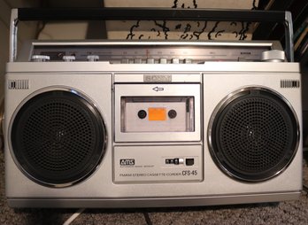 Sony Vintage Fm Am Stereo Cassette Recorder Works With Battery Or Plug In CFS-45