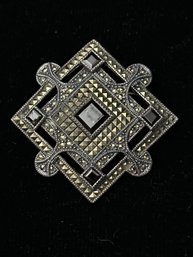STERLING SILVER GEOMETRIC ONYX AND MARCASITE BROOCH PIN - SIGNED JJ