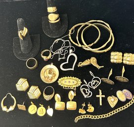 14K Dealer Mixed Jewelry Lot. Weighs Approx. 115.7 OZT