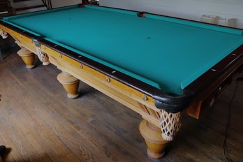 Vintage V. Loria & Sons Professional Size 10-foot Pool Table