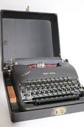 Vintage Smith Corona Clipper Typewriter