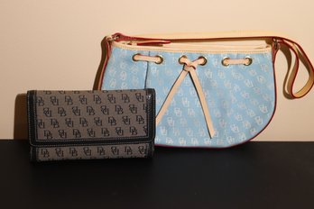 Dooney And Bourke Baby Blue Canvas Hand Bag Includes A Wallet