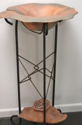 Fabulous European Style Flower Stand Crafted From Ceramic On A Welded Cast Metal Base