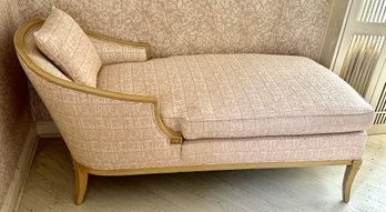 Elegant Ladies Chaise Lounge: Pefect Size To Read Or Dream