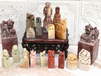 Large Lot Of Chinese Soapstone Stamp Or Seals Featuring Guardian Lions & Other Figures - Some Boxed & Woo