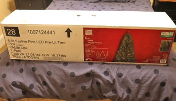 Home Accent 6.5-foot Festive Pine LED Pre-lit Tree. New In Original Box, With Frontgate Storage Bag.