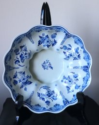 Pretty Vintage Delft Bowl With Scalloped Edges