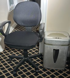 Swivel Office Chair And Staples SPL 1070 M 10 Sheet Capacity Shredder