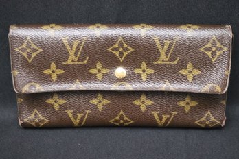 Louis Vuitton Ladies Vintage Wallet.