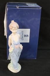 Pocket Full Of Wishes 07650 Lladro Porcelain Figurine With Original Box