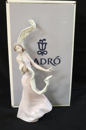 Wind Of Peace 06251 Lladro Porcelain Figure 1996 Premier Issue With Original Box