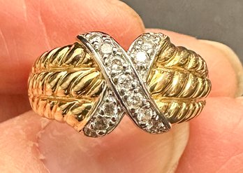 14K YG Stylish Diamond Ribbon Ring -Size 8