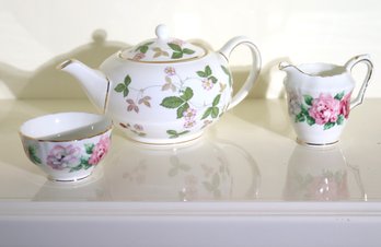 Wedgwood Wild Strawberry Made In England Teapot Includes Trinity Rose Fine Bone China Crown Staffordshire