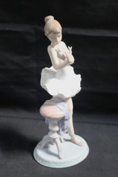 Perfect Romance Ballerina 7641 Lladro Porcelain Figurine