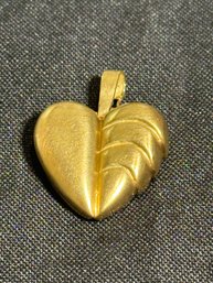 18K SOLID LOVELY GOLD HEART PENDANT IN A MATTE FINISH