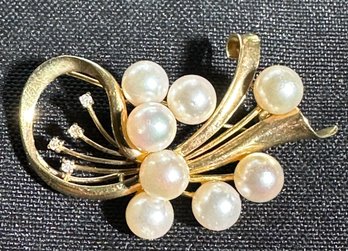 14K YG FANCY PEARL BROOCH / PENDANT WITH RIBBON DESIGN AND DIAMOND ACCENT STONES