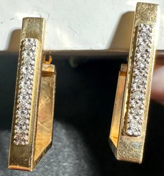 14K YG ANGULAR PAIR OF DIAMOND EARRINGS