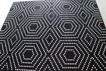 Tropic Collection Valeria Black And White Modern Area Rug.