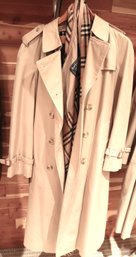 Burberrys Made In England Designer Womens Trench Coat Size 12 With Liner