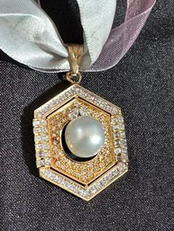 18K YG Unique Diamond Studded Pearl Pendant