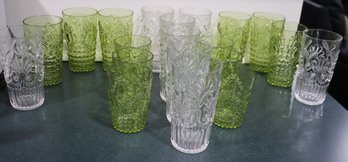 Plastic Drinkware Includes 7 Clear Cups, 12 Green , Large And Small