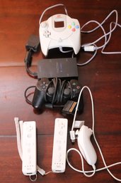 Video Game Controllers For Dreamcast, Wii And PS 2