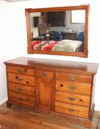 Vintage Davis Cabinet Company Fine Furniture Solid Wood Knotty Pine Wood Dresser With Antique Pine Finish