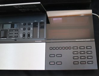Bang And Olufsen Of Denmark Beomaster 6000 Amplifier Programming Includes A Remote. Tested
