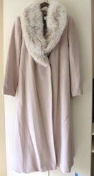 Marvin Richards Lambs Wool Coat With Silver Fox Collar Made In The USA Approximate Size 6 To 8 In A Neutral B