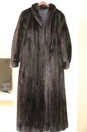 Vintage Dark Mink Coat Looks To Be A Dark Brown, Possibly Black Approximate Size 8 To 10