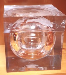 Mid Century Alessandro Albrizzi Lucite Ice Bucket With World Globe Form Interior