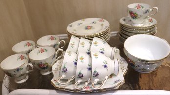 Tuscan English Bone China Tea Set With 39 Pieces.