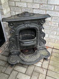 Vintage/antique Cast Iron Stove