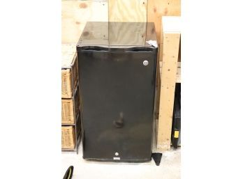 GE Mini Fridge