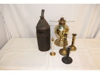 ASSORTMENT OF VINTAGE BRASS ITEMS INCLUDES THERMOMETER, PIERCED METAL LANTERN & CANDLESTICKS