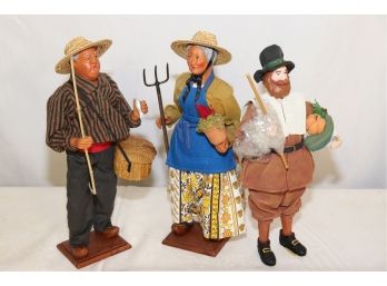 UNIQUE LOT OF TRADITIONAL FRENCH PROVENCAL VILLAGE FARMER DOLLS & PILGRIM DOLL WITH HANDMADE COSTUMES