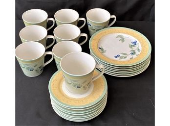 Blueberry Pattern Interiors Genuine Stoneware Lunch Set