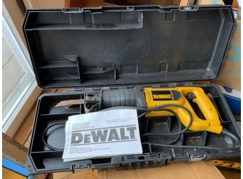 Dewalt DW303 VS Reciprocating Saw