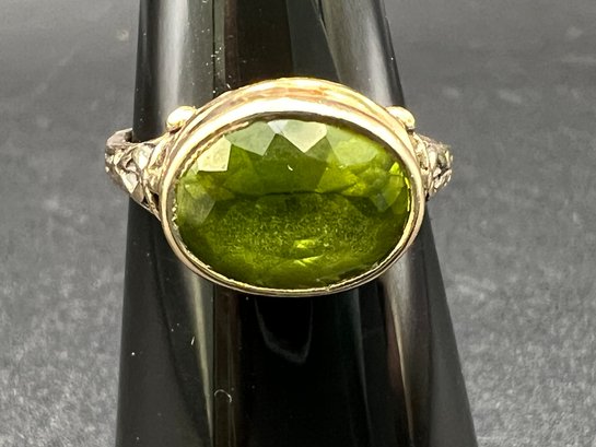 Stunning! 14KT Gold & Peridot Ring Size 6 Weighs 4.4 Grams