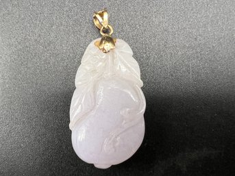 14KT Yellow Gold Lavender Pink Jade Carved Fruit 1.5 Pendant Weighs 6.9 Grams