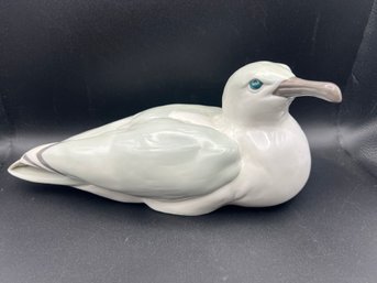 Large Porcelain Seagull Bird Figurine Most Likely Royal Copenhagen #4217