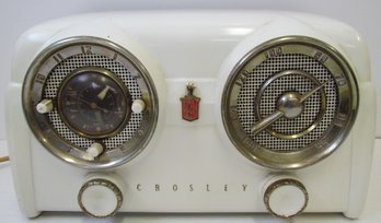 1950s  CROSLEY Model D25WE Radio With Alarm Clock