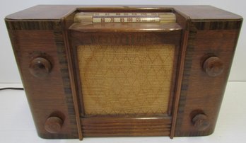 Vintage 1940s Era WESTINGHOUSE Tube Radio Model H-130