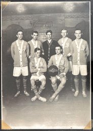 1908-1909 Basketball Team Original 5 X 7' Photo