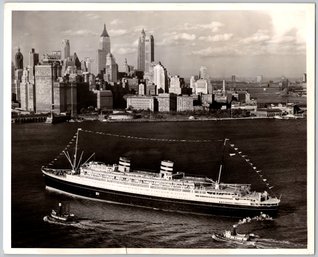 1938 Cruise Ship New York City Skyline News Service Photo - Type 1