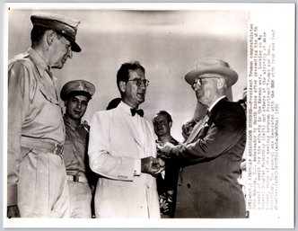 1950 General Douglas MacArthur Harry Truman Wire Photo